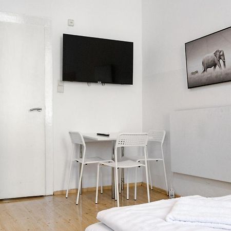 Attractive Apartment Near Wiener Stadthalle Eksteriør billede