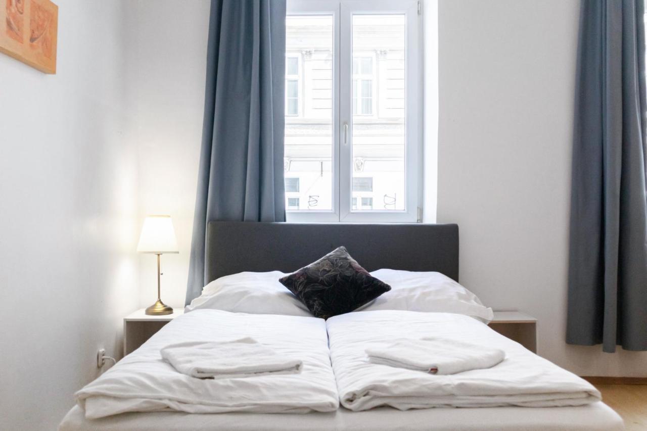 Attractive Apartment Near Wiener Stadthalle Eksteriør billede